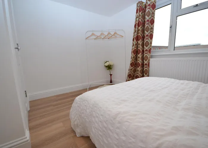 Freshly Refurbished, Peaceful Victorian House