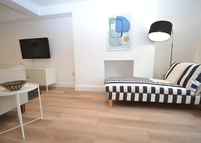 Freshly Refurbished, Peaceful Victorian House